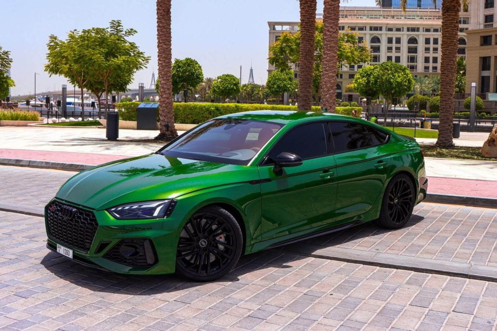 Sedan Car Rentalسيارات سيدان للأجار في دبي