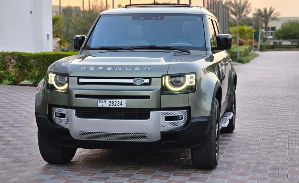 Rent Land Rover Defender 2022 7 seater car rental in dubai استئجار لاند روفر ديفيندر 2022