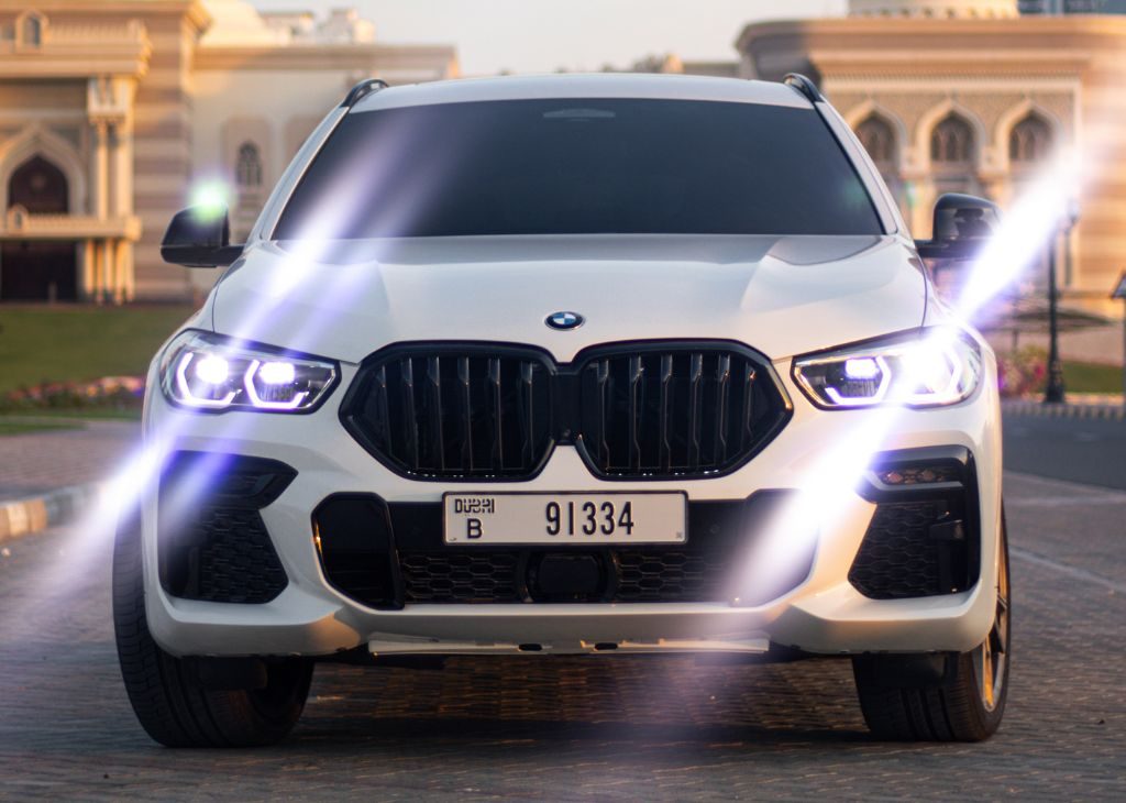 Rent BMW X6 M50 i