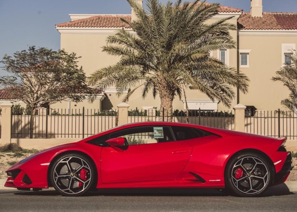 Rent Lamborghini Huracan Evo 2022