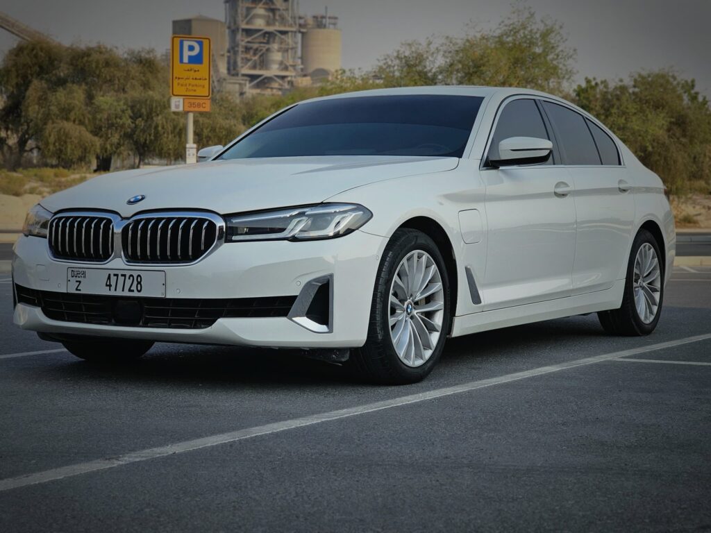 Rent BMW 530i 2022