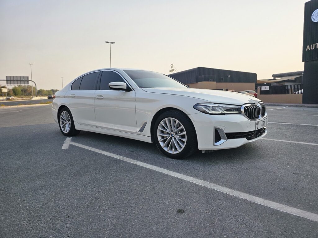 Rent BMW 530i 2022