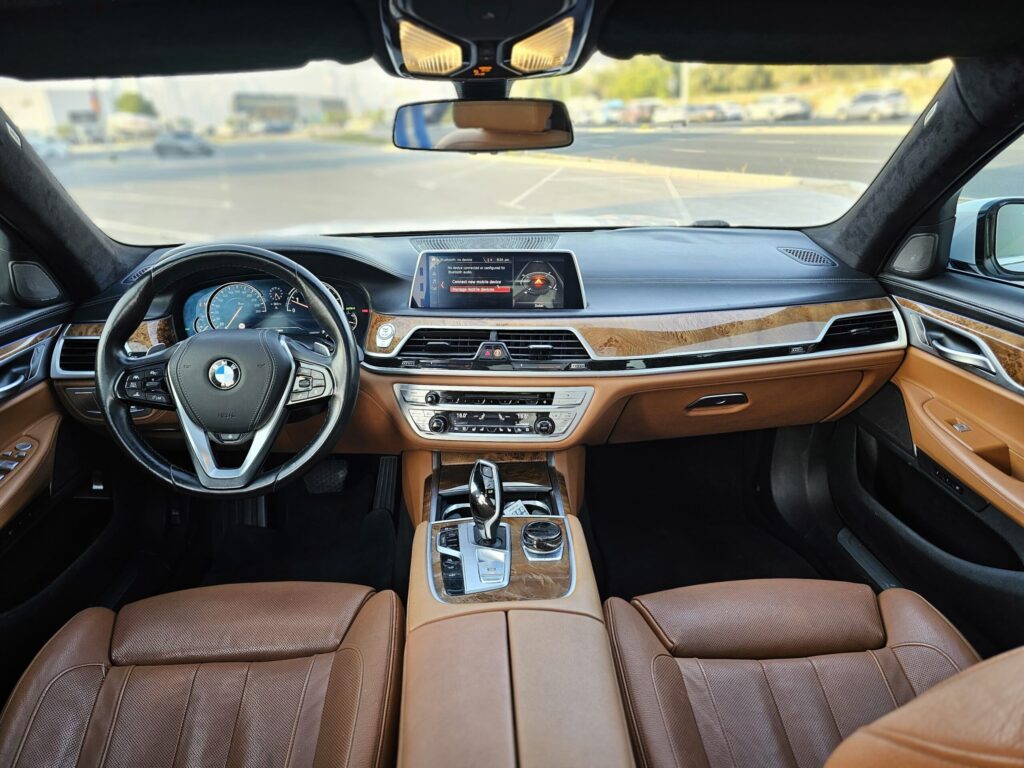 Rent BMW 740i – 2020